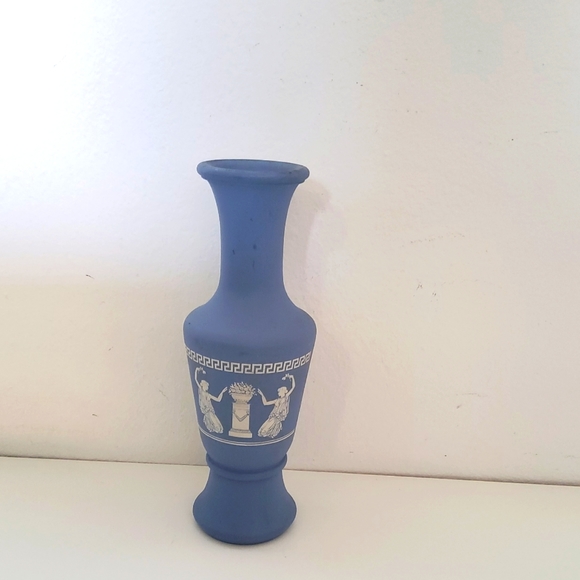 Grecian Design Mini Urn Bud Vase Wedgewood looklike - Picture 1 of 3